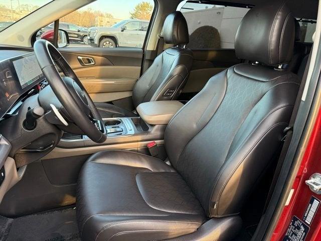 used 2025 Kia Carnival Hybrid car, priced at $36,974