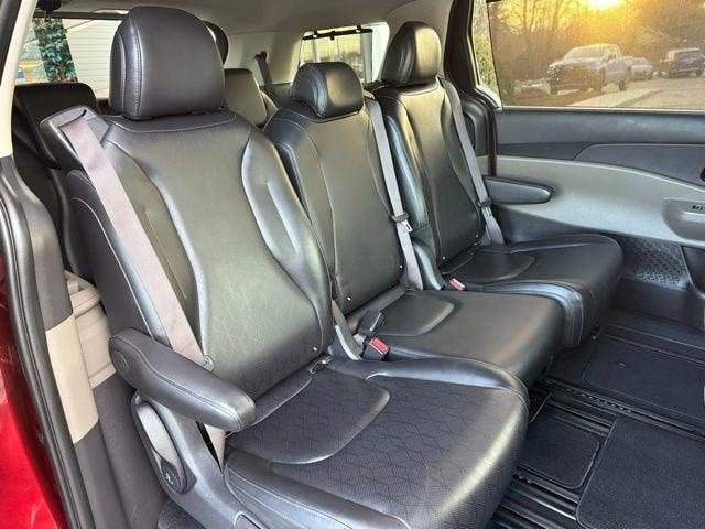 used 2025 Kia Carnival Hybrid car, priced at $36,974