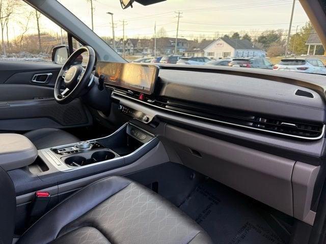 used 2025 Kia Carnival Hybrid car, priced at $36,974