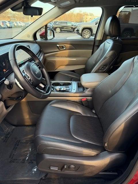 used 2025 Kia Carnival Hybrid car, priced at $36,974