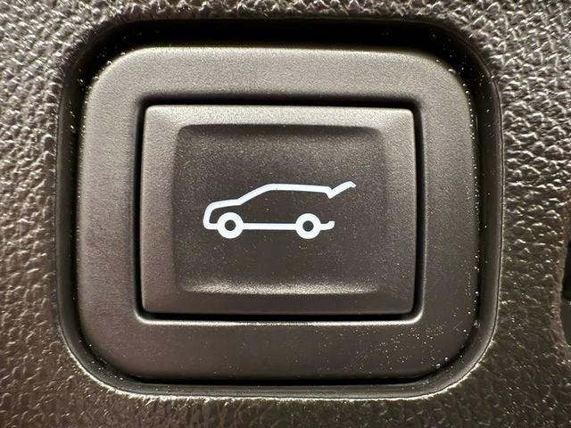 used 2023 GMC Acadia car, priced at $30,574
