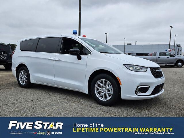 new 2026 Chrysler Pacifica car, priced at $38,850