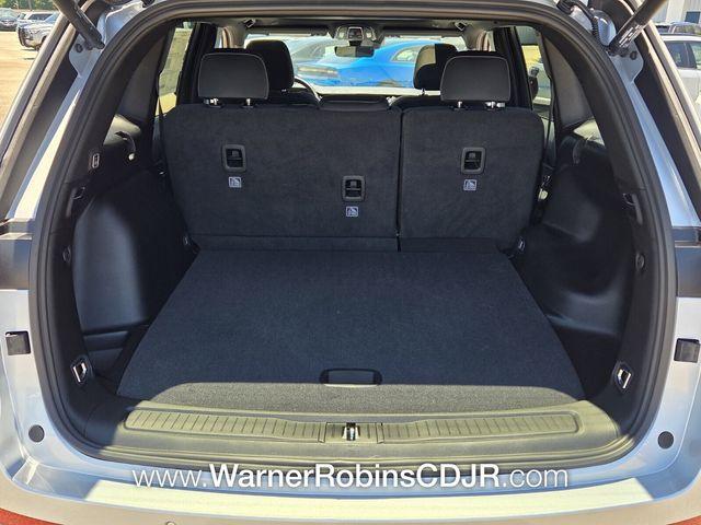 new 2026 Jeep Grand Cherokee car, priced at $40,367