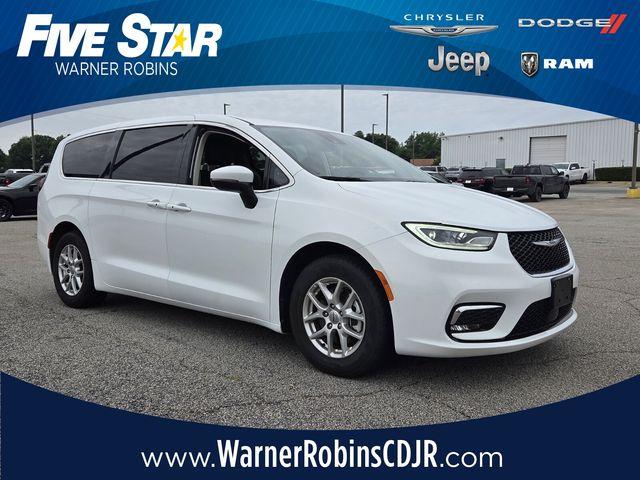 used 2023 Chrysler Pacifica car, priced at $23,000