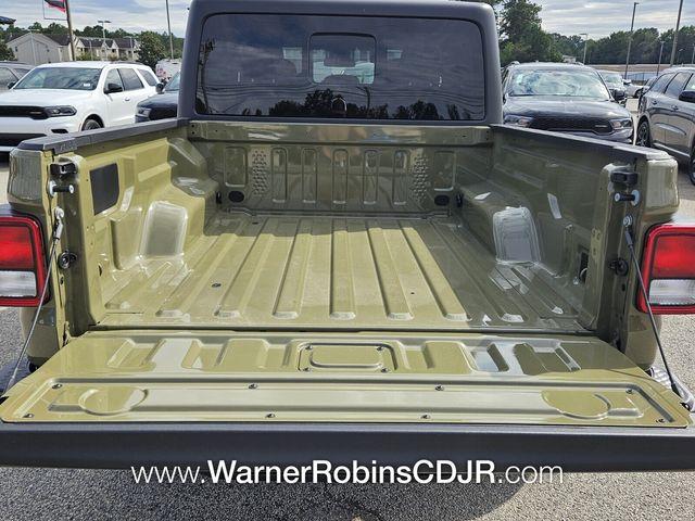 new 2025 Jeep Gladiator car, priced at $41,757