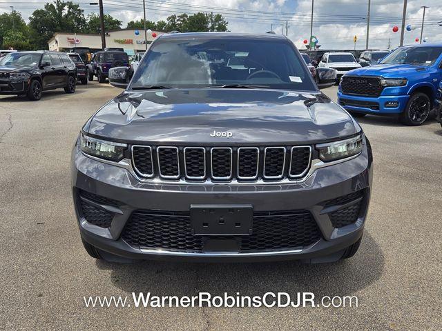 new 2026 Jeep Grand Cherokee car, priced at $39,915