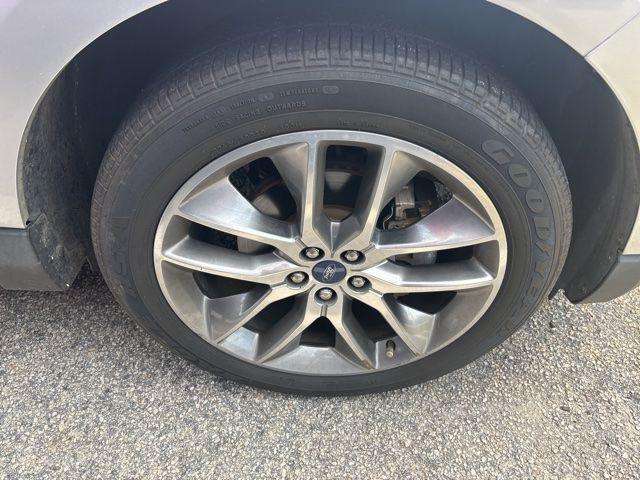 used 2015 Ford Edge car, priced at $11,999