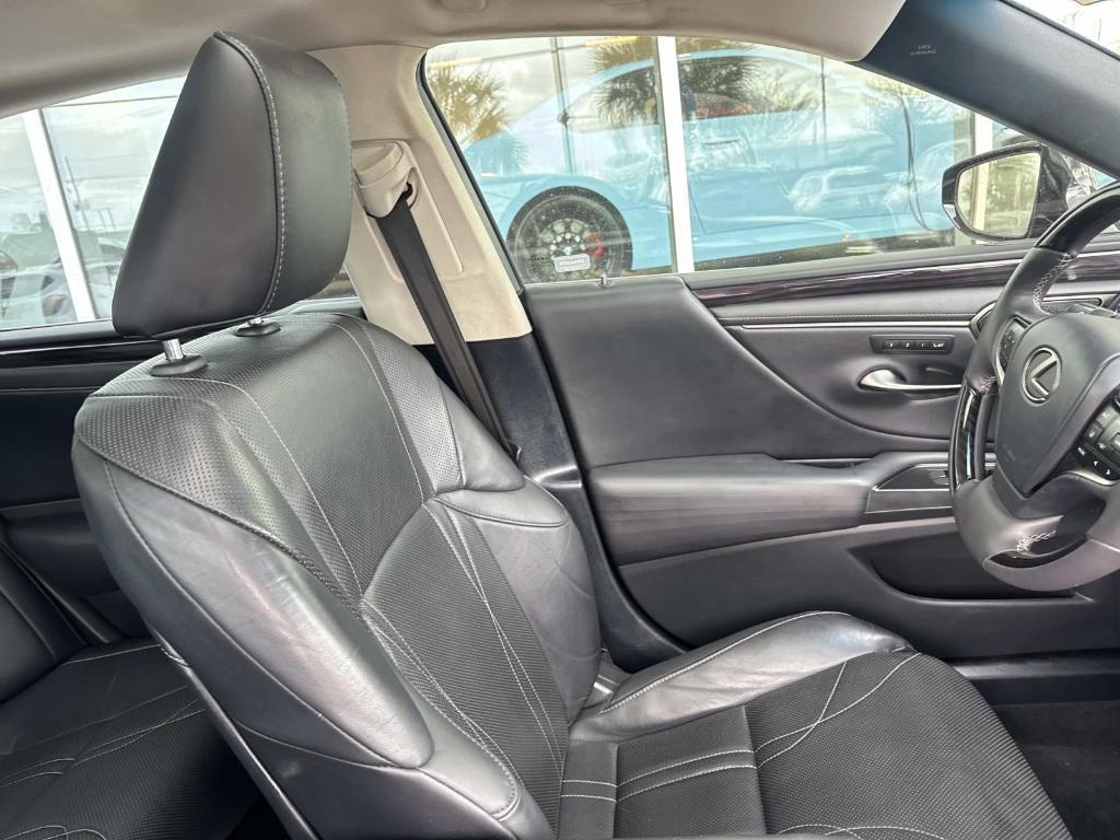 used 2020 Lexus ES 350 car, priced at $30,903