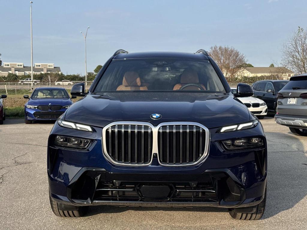 new 2026 BMW X7 car, priced at $100,625