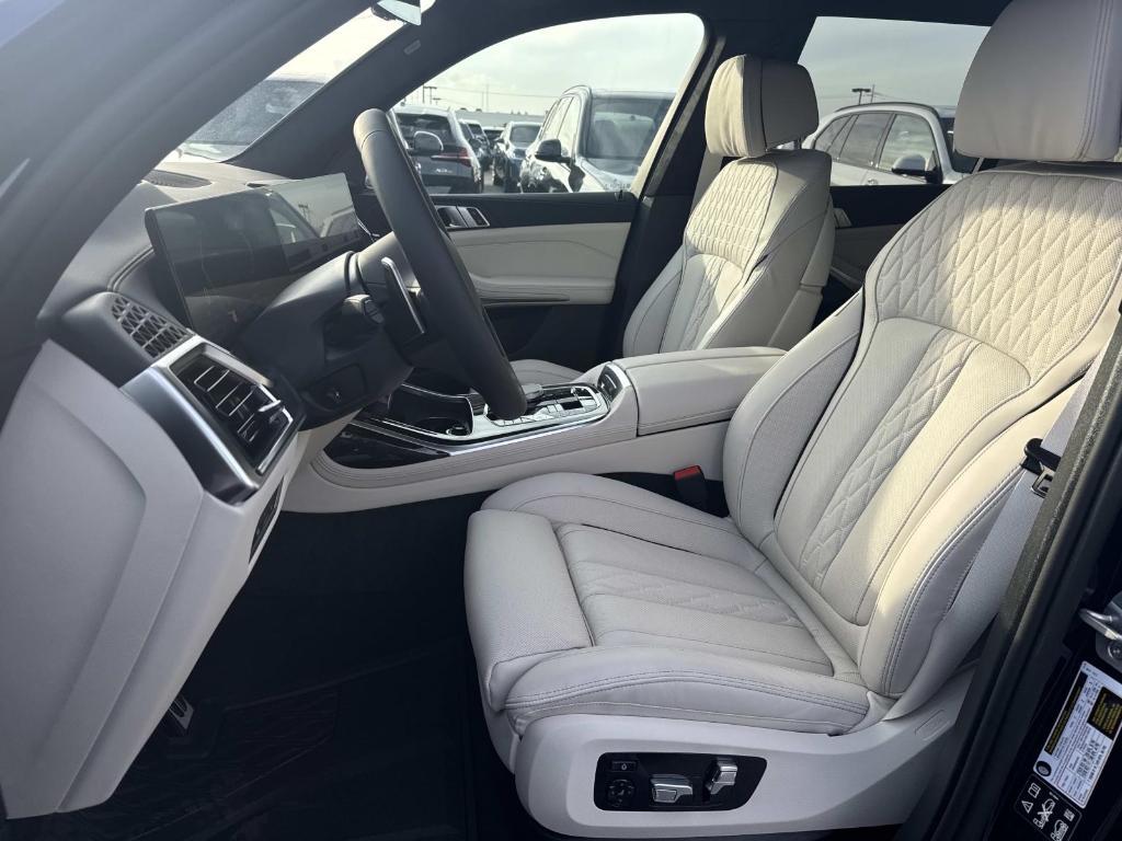 new 2026 BMW X7 car, priced at $104,455