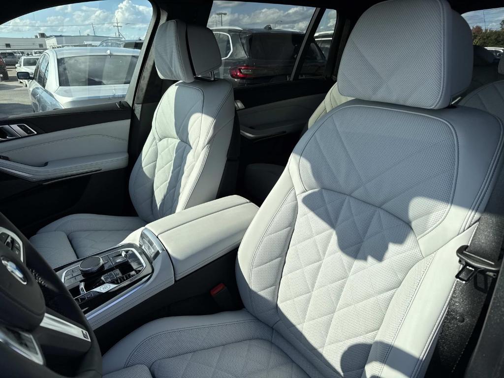 new 2026 BMW X7 car, priced at $97,605