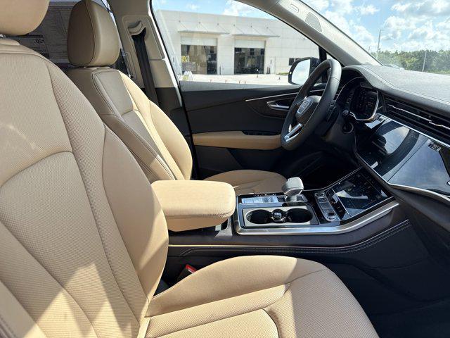 new 2025 Audi Q7 car, priced at $76,205