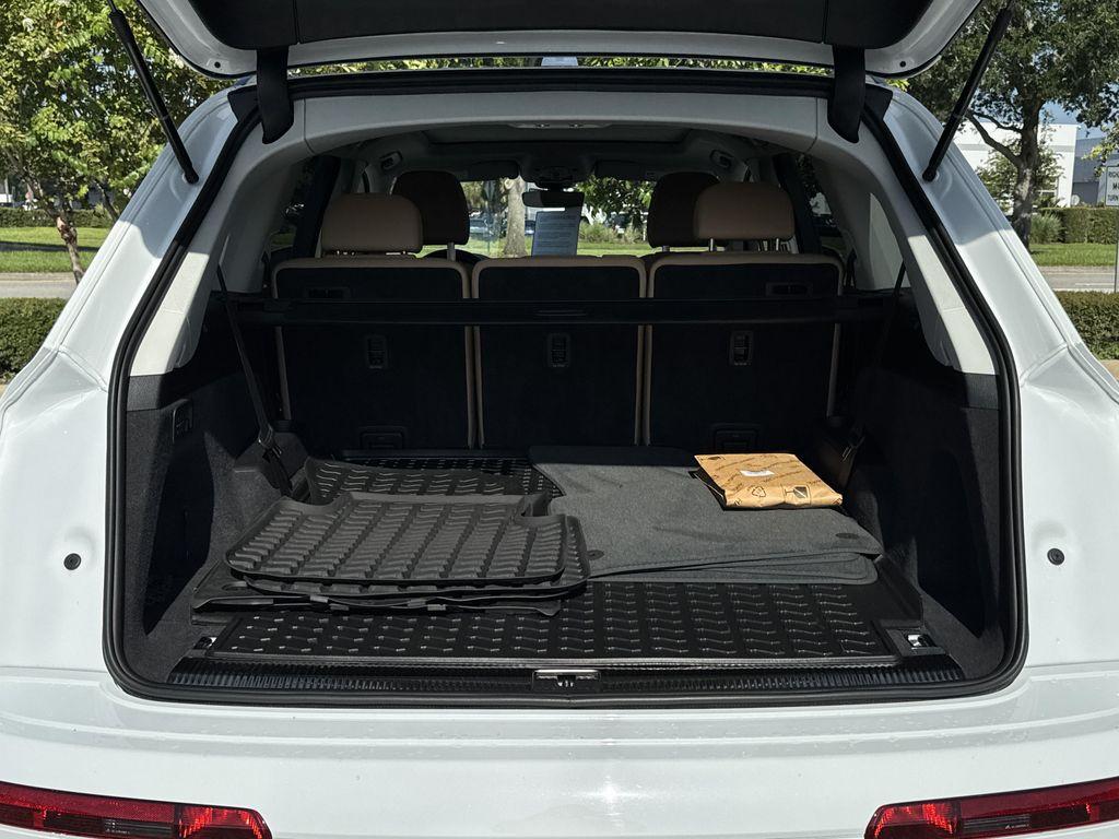 used 2026 Audi Q7 car, priced at $61,011