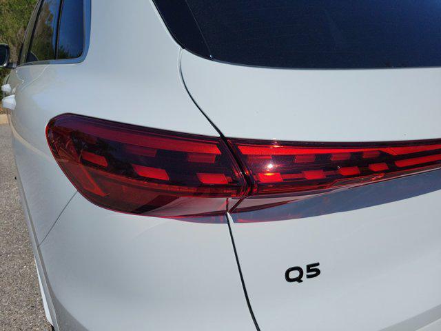 new 2025 Audi Q5 car, priced at $59,980