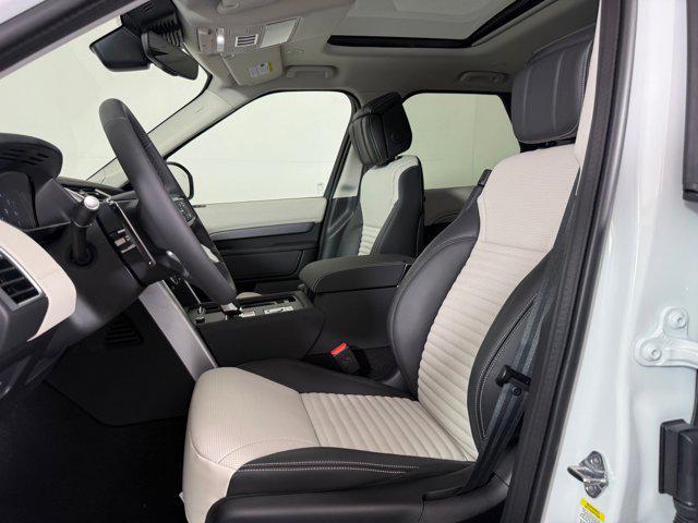 new 2026 Land Rover Discovery car, priced at $77,922