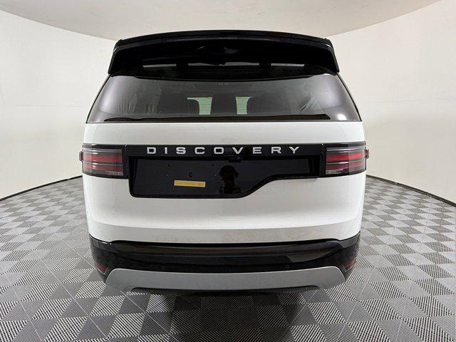 new 2026 Land Rover Discovery car, priced at $77,922