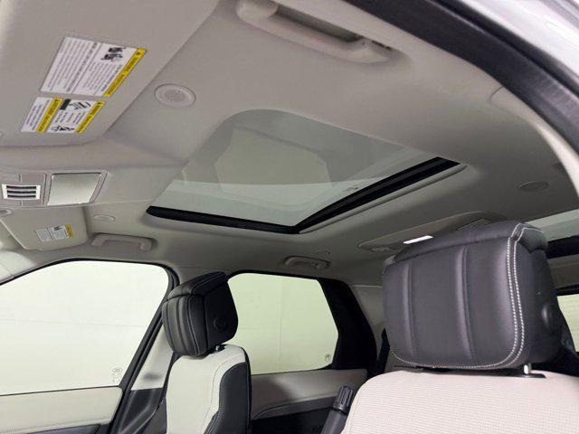 new 2026 Land Rover Discovery car, priced at $77,922