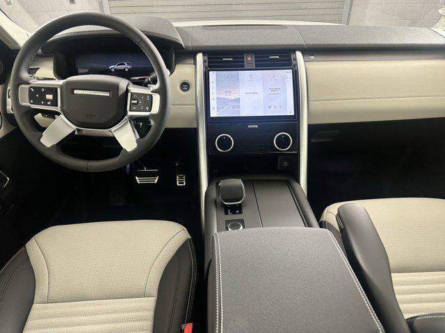 used 2025 Land Rover Discovery car, priced at $59,217
