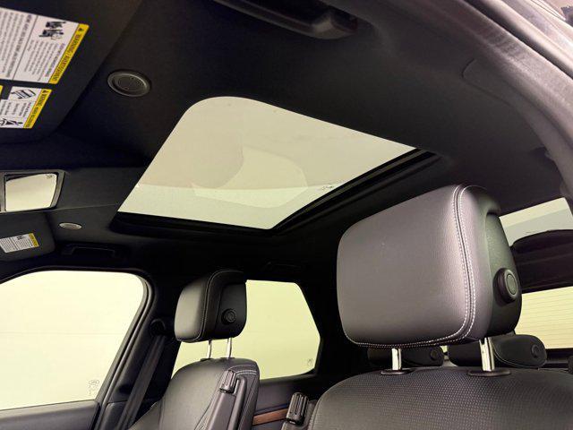 used 2025 Land Rover Discovery car, priced at $55,219