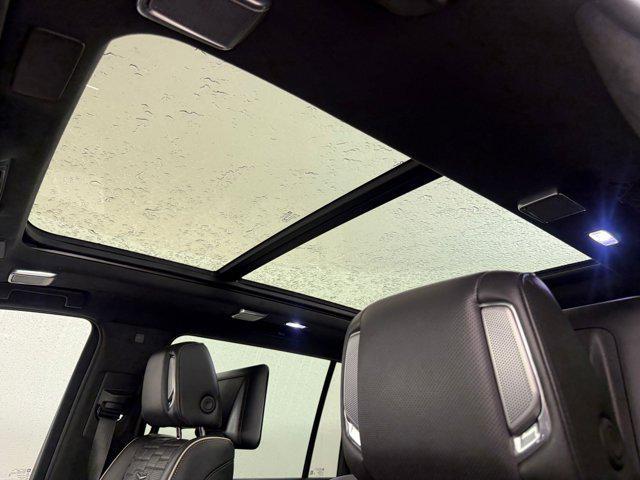 used 2022 Cadillac Escalade ESV car, priced at $57,998