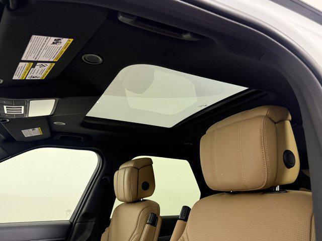 new 2026 Land Rover Discovery car, priced at $78,131