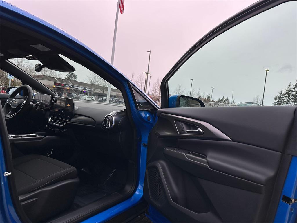 new 2026 Chevrolet Equinox EV car, priced at $32,245