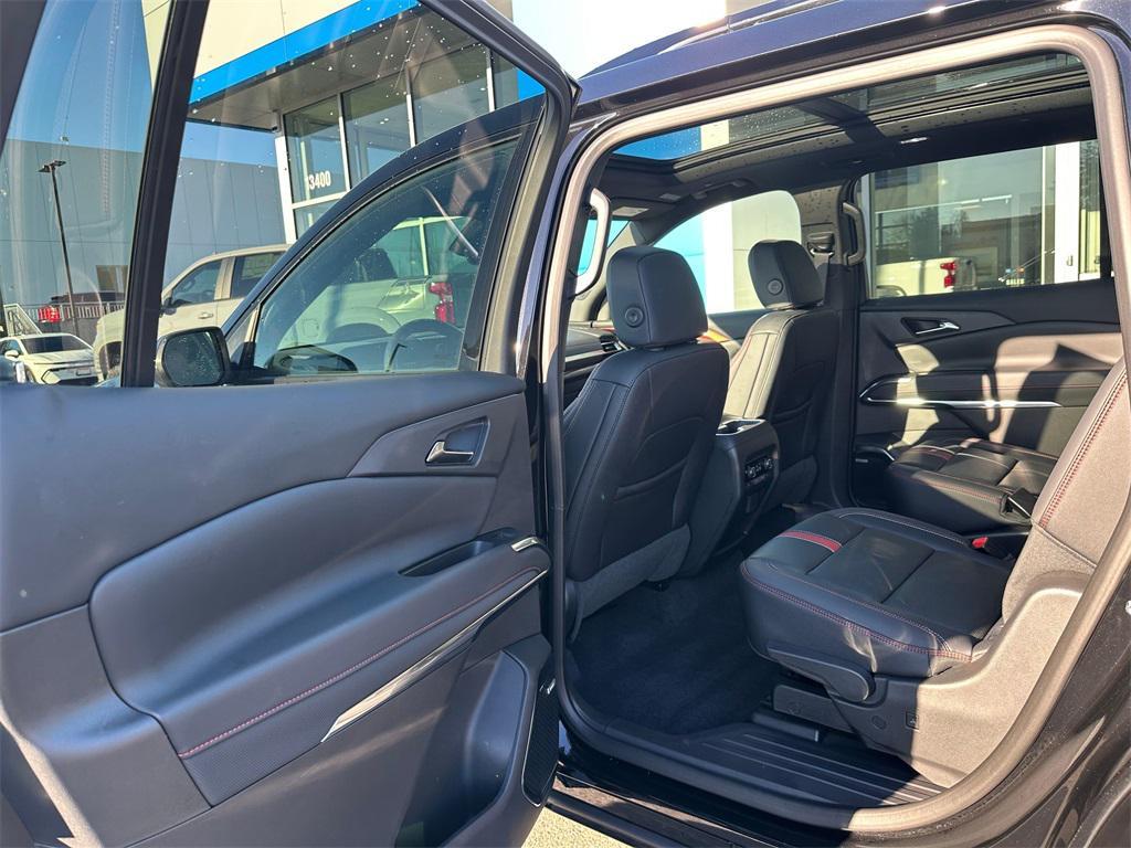 used 2025 Chevrolet Traverse car, priced at $55,500