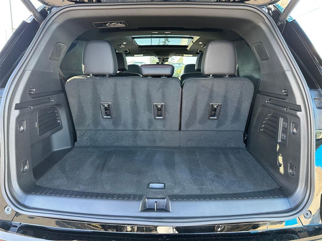 used 2025 Chevrolet Traverse car, priced at $55,500