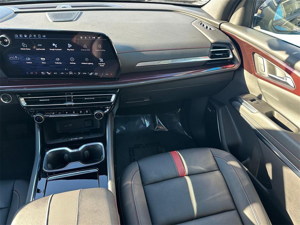 used 2025 Chevrolet Traverse car, priced at $55,500