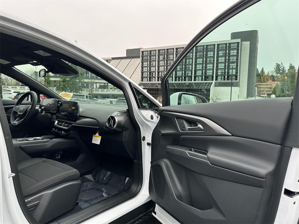 new 2026 Chevrolet Equinox EV car, priced at $33,672