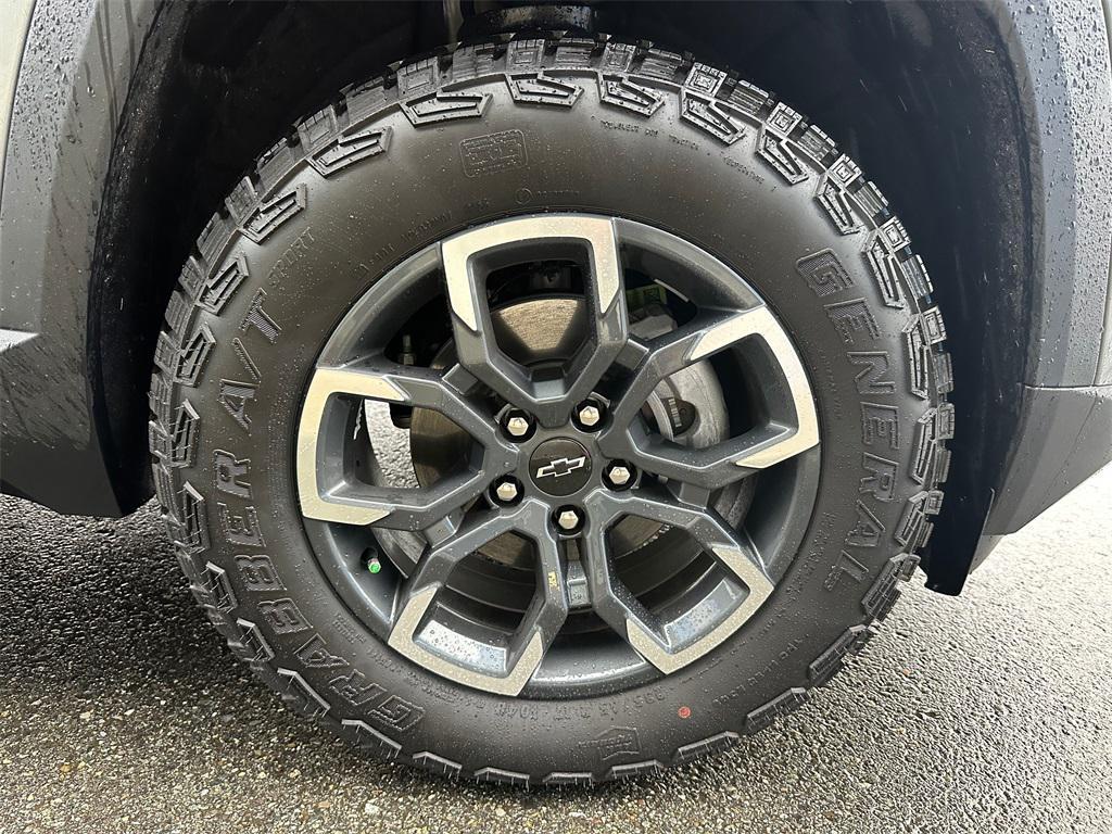 used 2026 Chevrolet Equinox car, priced at $32,999