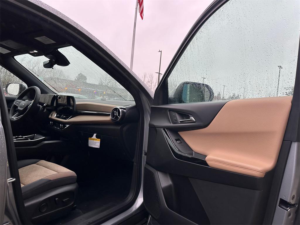 used 2026 Chevrolet Equinox car, priced at $32,999