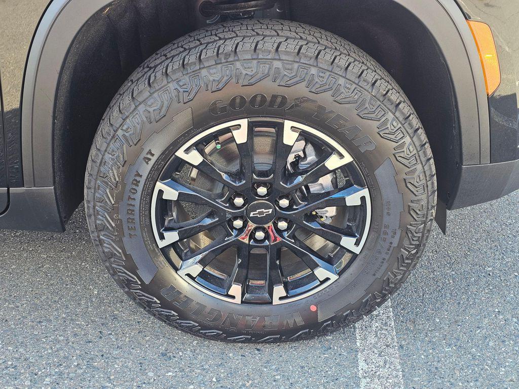 new 2026 Chevrolet Traverse car, priced at $54,045