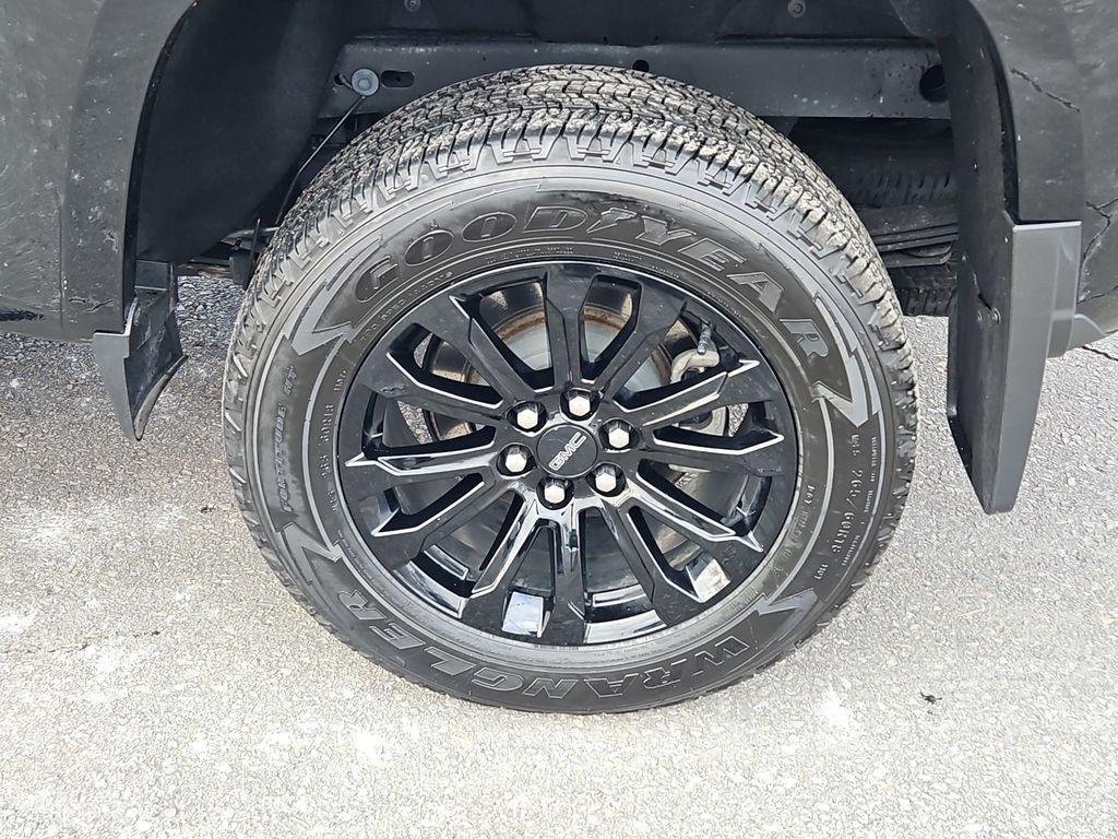 used 2022 GMC Canyon car, priced at $31,999