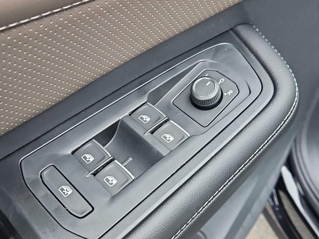 new 2026 Volkswagen Atlas car, priced at $50,019