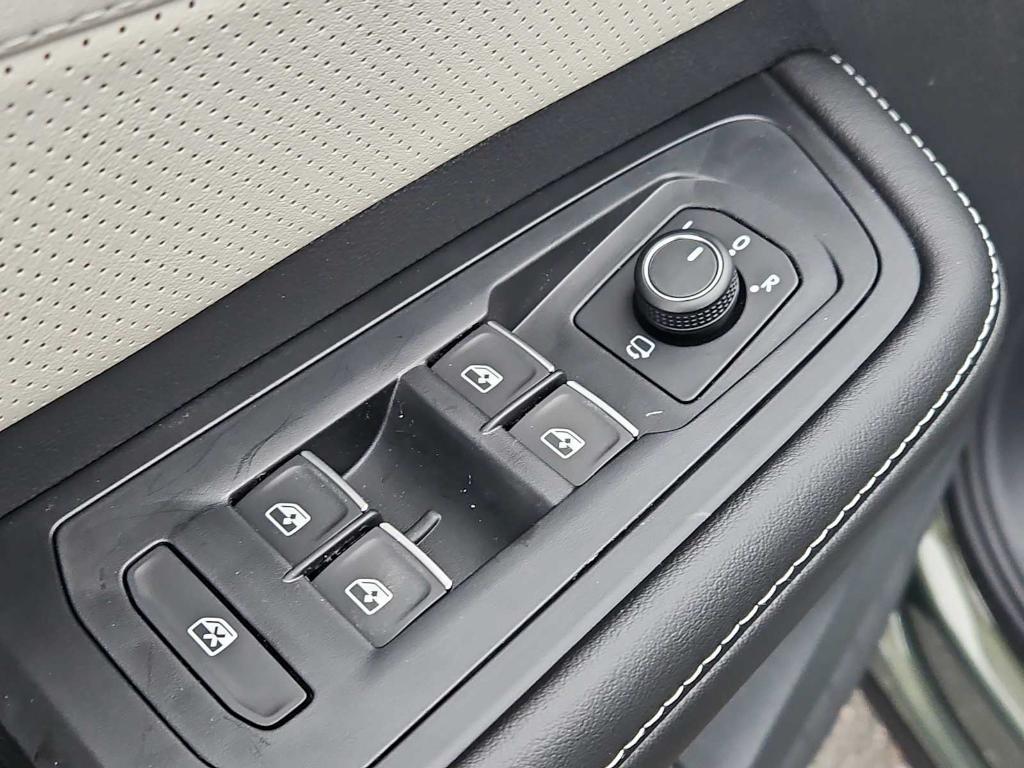 new 2026 Volkswagen Atlas Cross Sport car, priced at $53,324