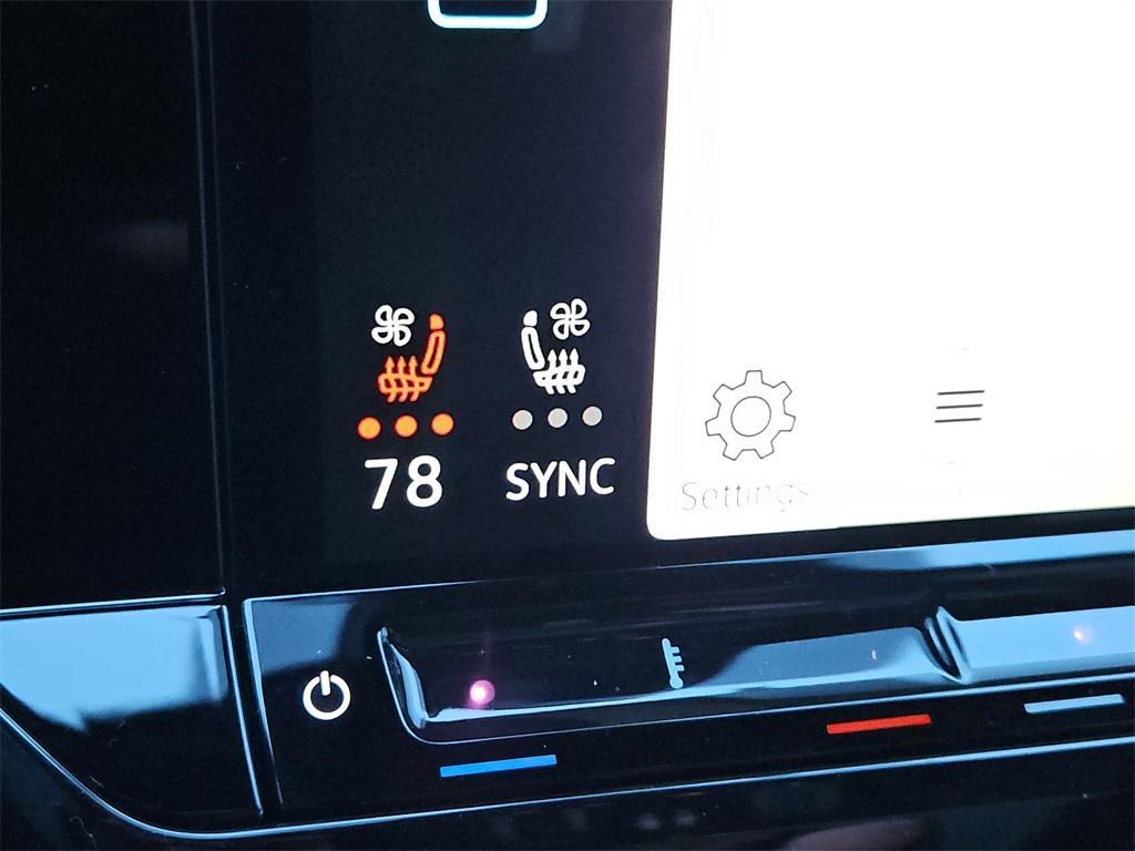 new 2026 Volkswagen Atlas Cross Sport car, priced at $54,324