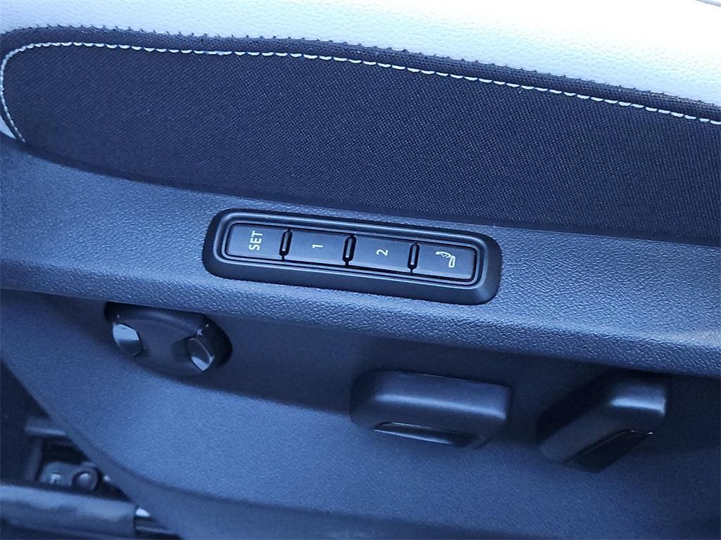 new 2026 Volkswagen Atlas Cross Sport car, priced at $54,324