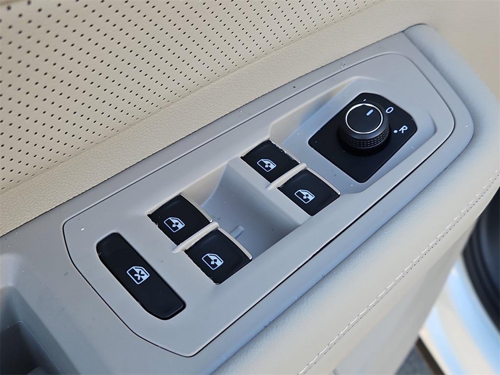 new 2026 Volkswagen Atlas car, priced at $49,090