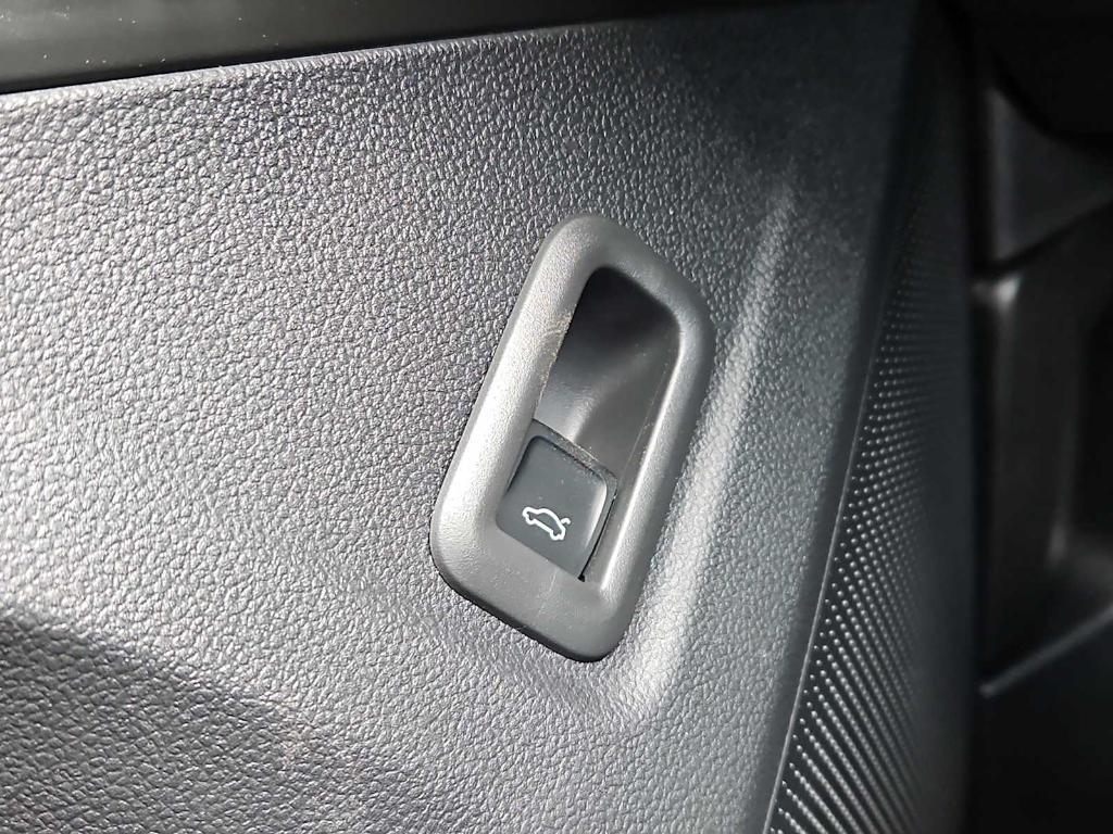 new 2026 Volkswagen Tiguan car, priced at $32,611