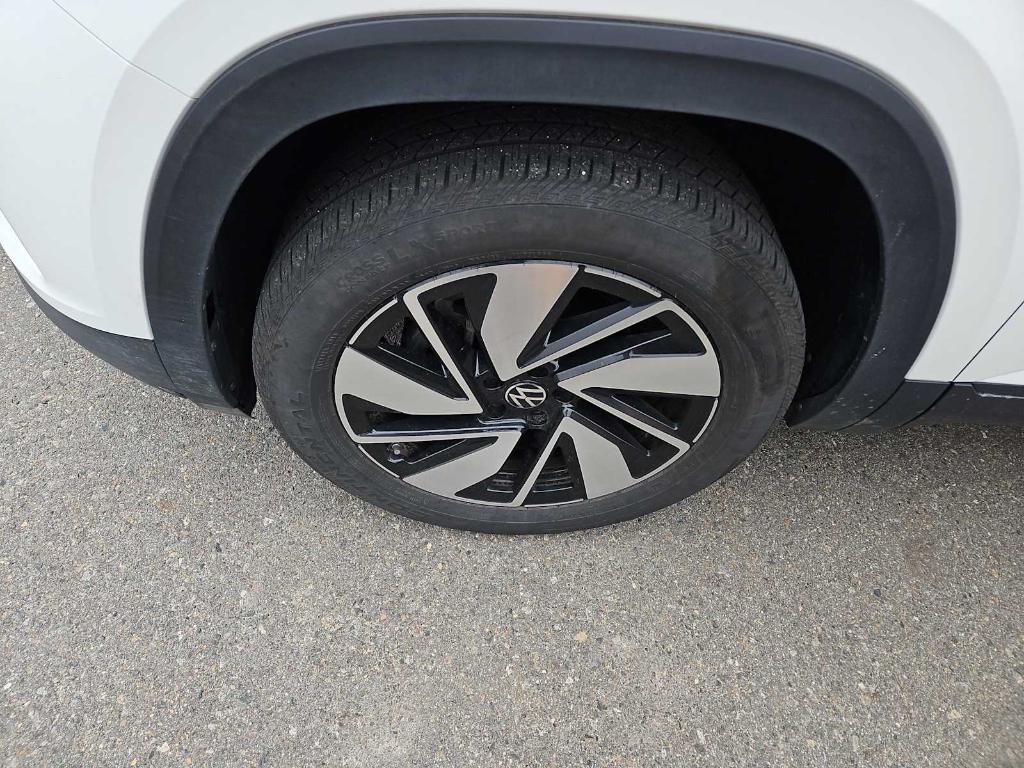 used 2024 Volkswagen Atlas car, priced at $32,999