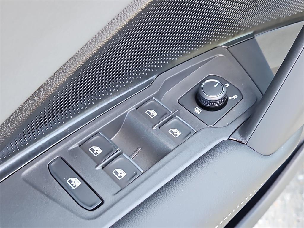 new 2025 Volkswagen Tiguan car, priced at $35,623