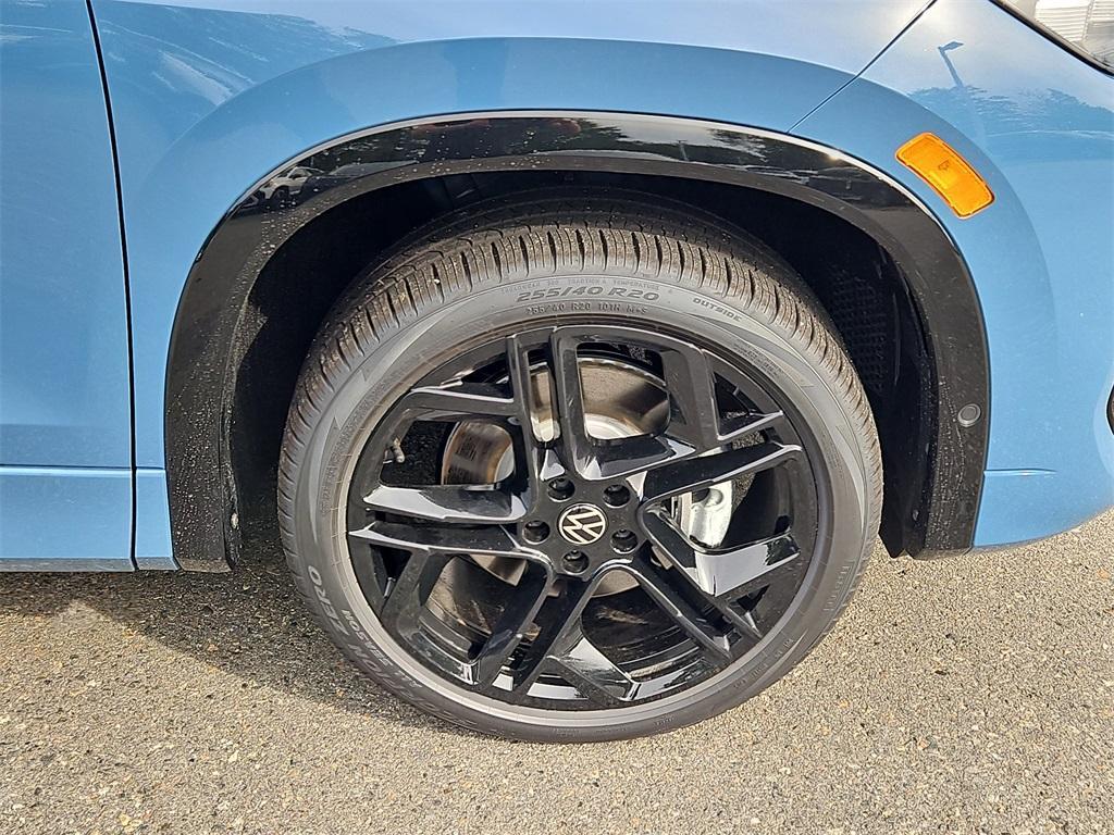 new 2025 Volkswagen Tiguan car, priced at $38,995