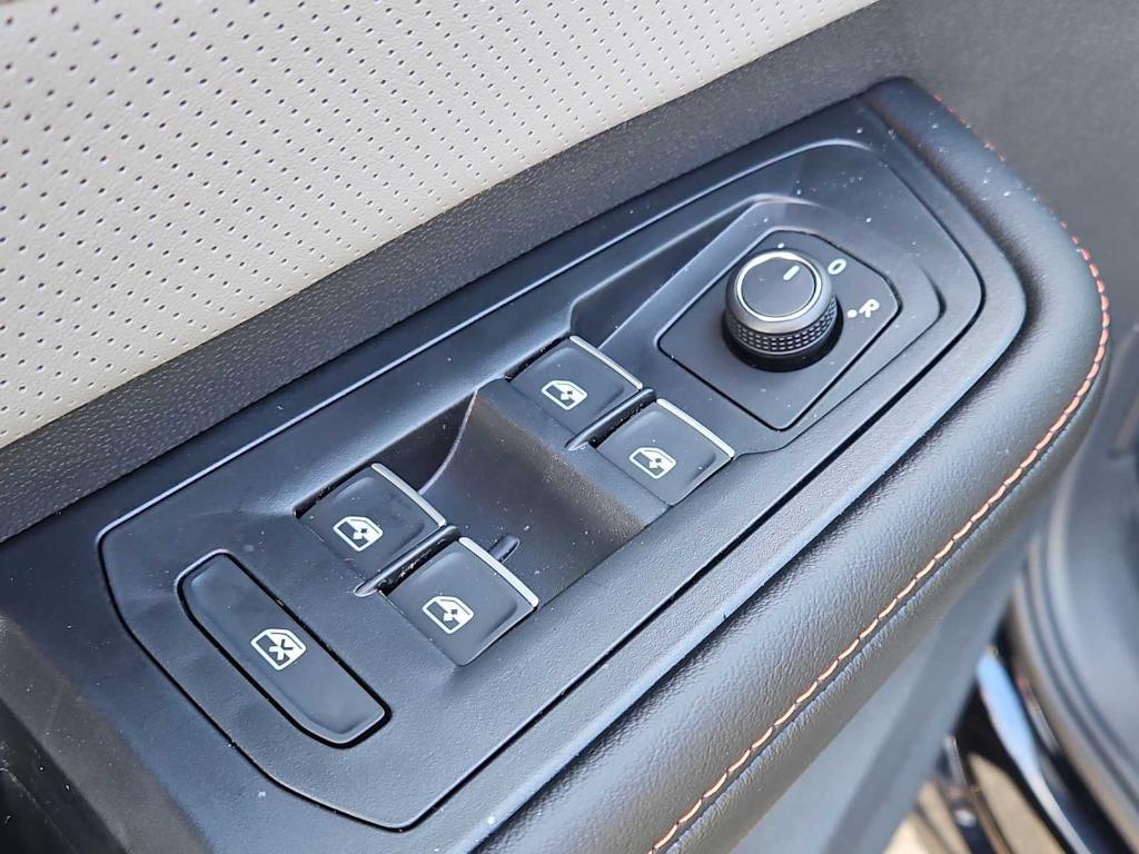 new 2026 Volkswagen Atlas car, priced at $50,372