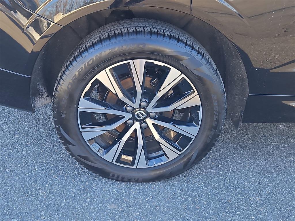 used 2024 Volvo XC60 car, priced at $38,999