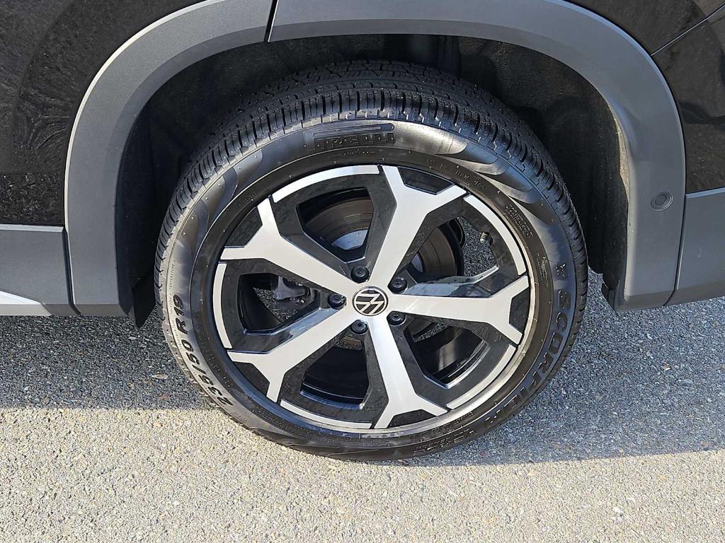 used 2025 Volkswagen Tiguan car, priced at $33,699