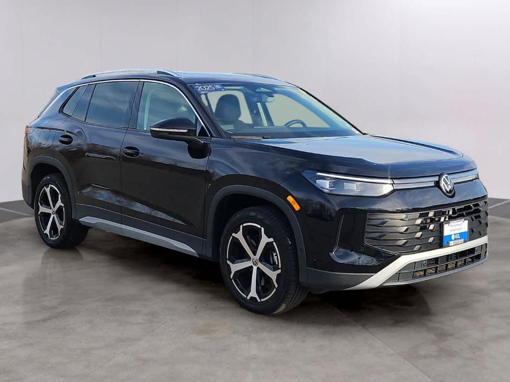 used 2025 Volkswagen Tiguan car, priced at $33,699