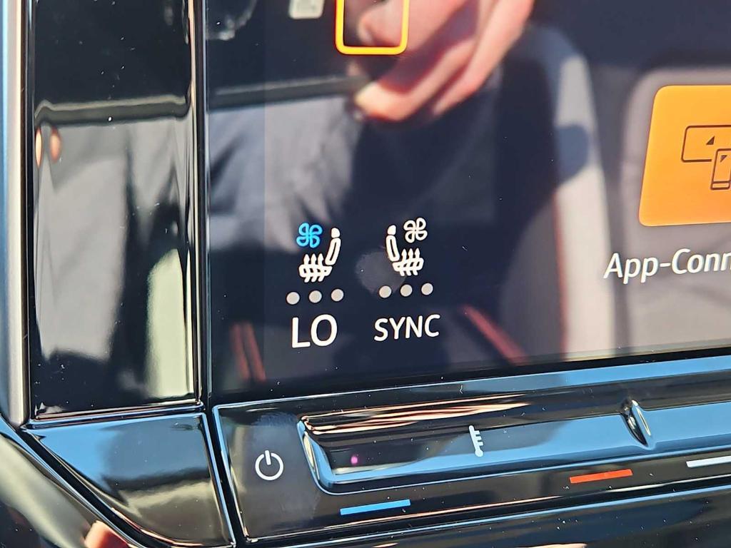 new 2026 Volkswagen Atlas car, priced at $45,434