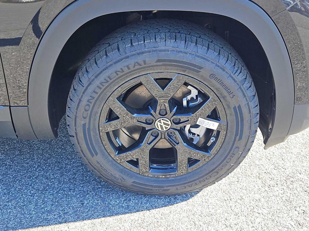 new 2026 Volkswagen Atlas car, priced at $45,434