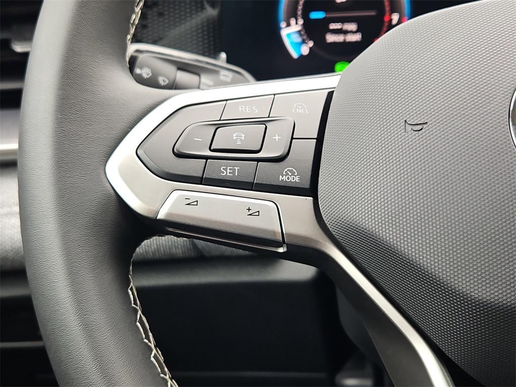 new 2025 Volkswagen Tiguan car, priced at $33,171